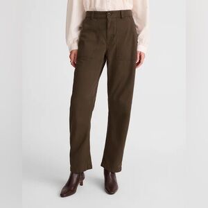 Madewell Darted Barrel Leg Jeans
Women’s Size 26